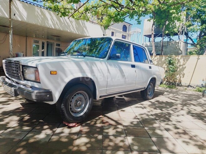 LADA (VAZ) 2107-2