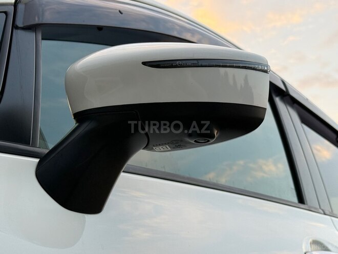 Nissan Note-7
