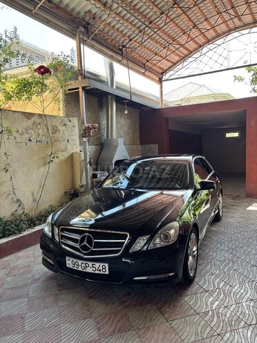 Mercedes E 220-1