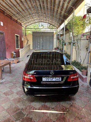 Mercedes E 220-2