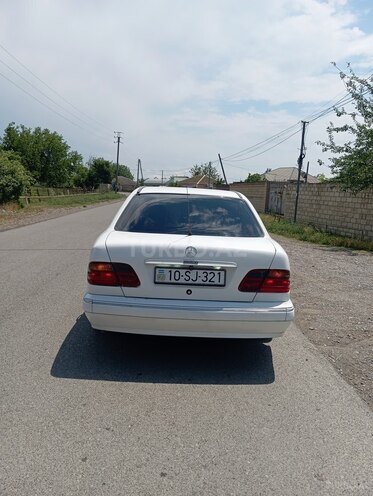 Mercedes E 200-12