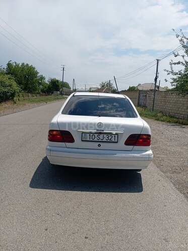 Mercedes E 200-9
