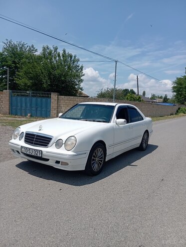 Mercedes E 200-5