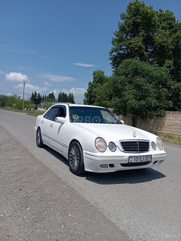 Mercedes E 200-3