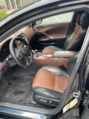 Lexus IS 250-8