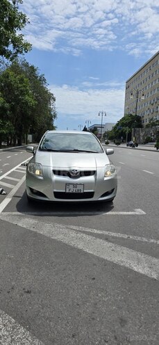 Toyota Auris-1