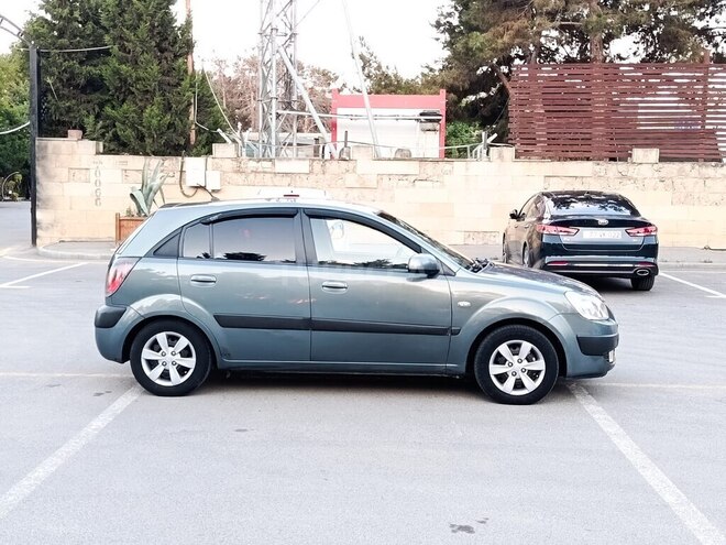Kia Rio-4