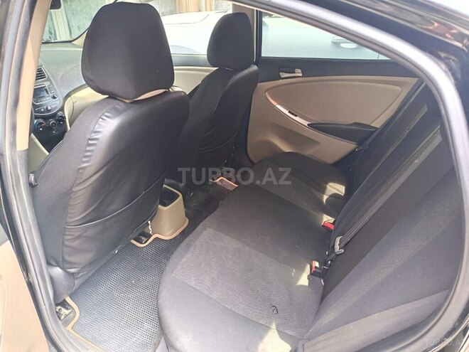 Hyundai Accent-7