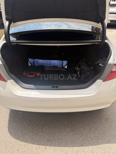 Toyota Camry-15