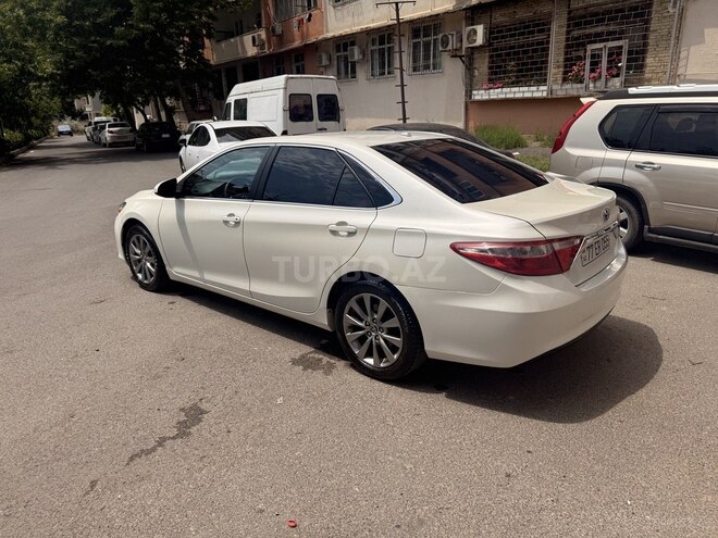 Toyota Camry-5