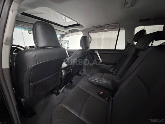 Toyota Land Cruiser Prado-11