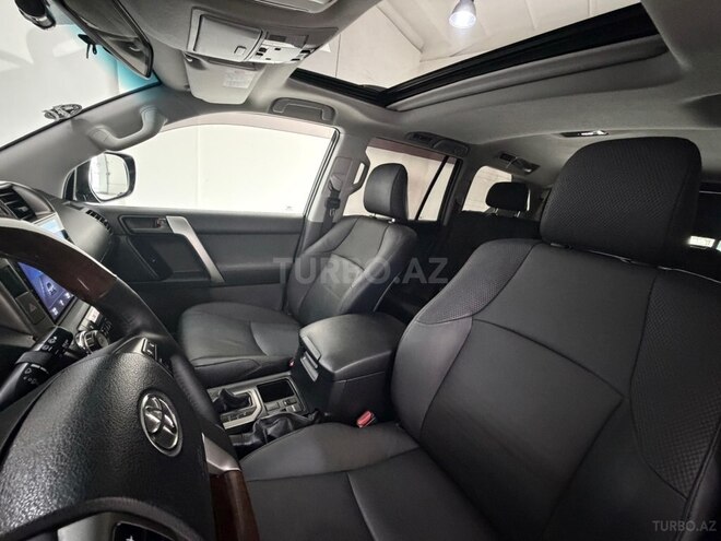 Toyota Land Cruiser Prado-12