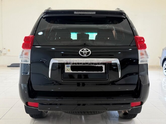 Toyota Land Cruiser Prado-5