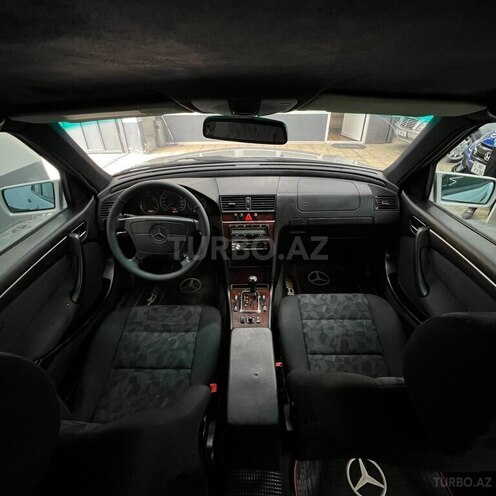 Mercedes C 200-8