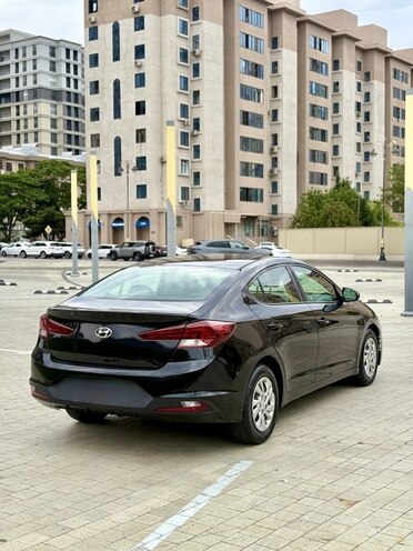 Hyundai Elantra-7