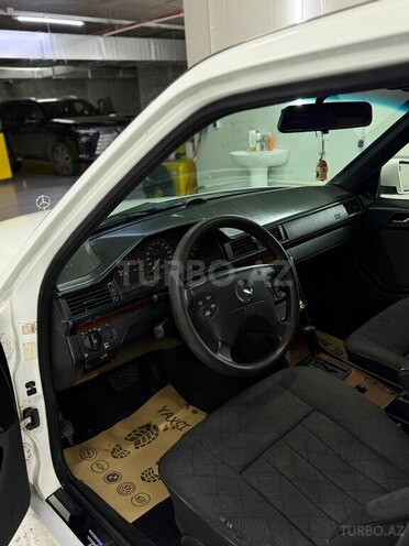 Mercedes E 220-7