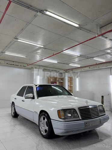 Mercedes E 220-3