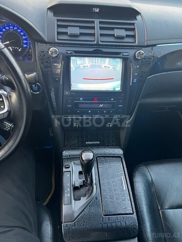 Toyota Camry-13