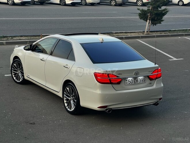 Toyota Camry-3