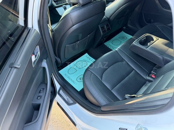 Hyundai Sonata-14