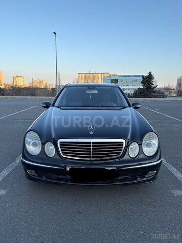 Mercedes E 240-1