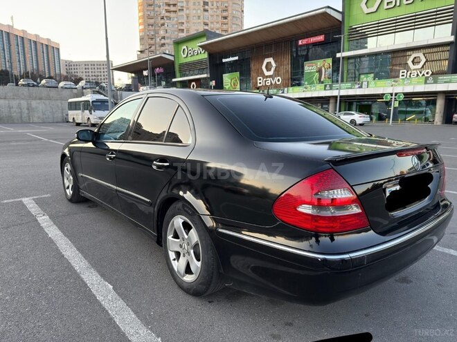 Mercedes E 240-4
