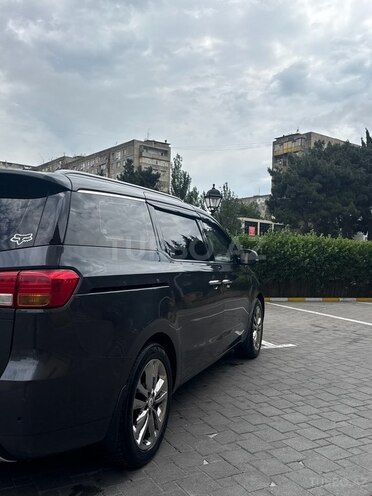 Kia Carnival-19