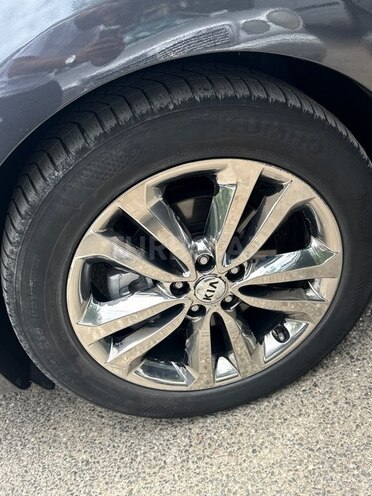 Kia Carnival-2
