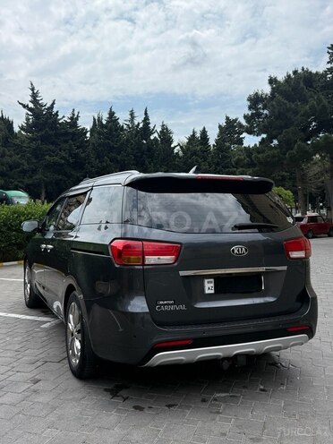 Kia Carnival-17