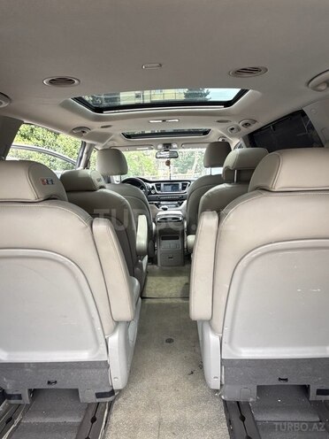 Kia Carnival-7