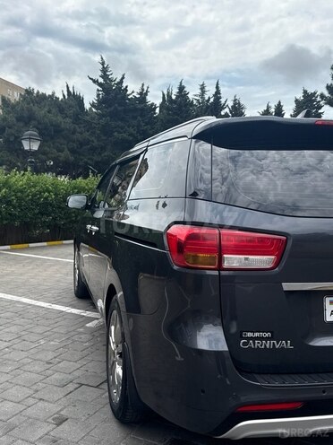 Kia Carnival-18