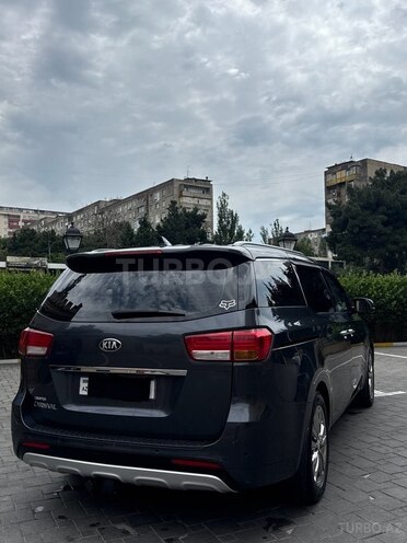 Kia Carnival-16