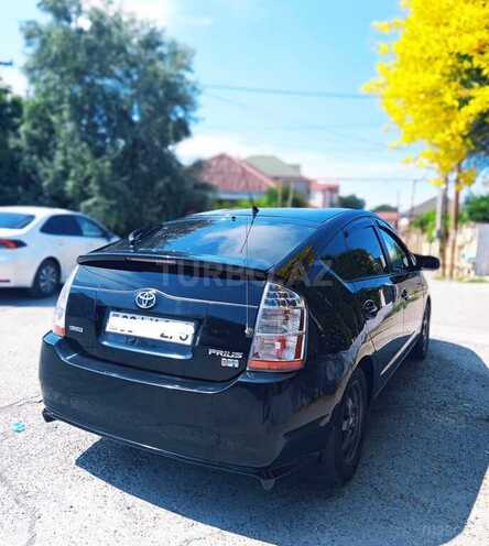 Toyota Prius-4