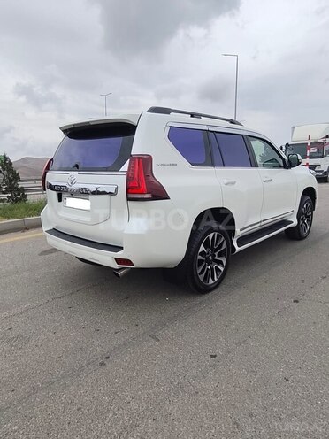 Toyota Land Cruiser Prado-4