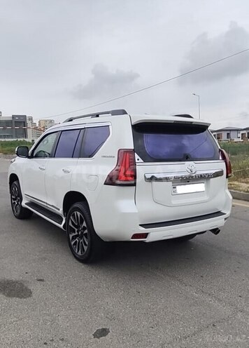 Toyota Land Cruiser Prado-5