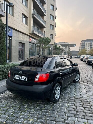 Kia Rio-5