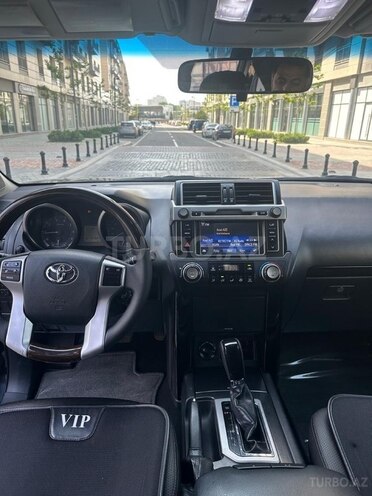 Toyota Land Cruiser Prado-11