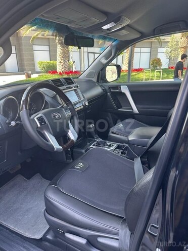 Toyota Land Cruiser Prado-12