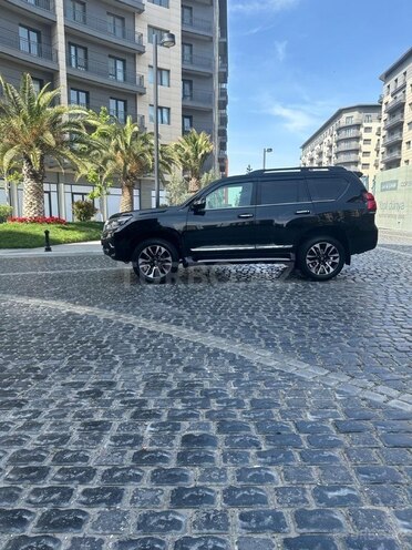 Toyota Land Cruiser Prado-4