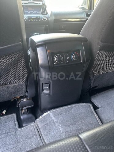Toyota Land Cruiser Prado-9