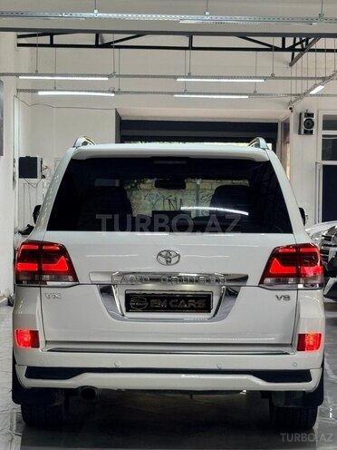 Toyota Land Cruiser-17