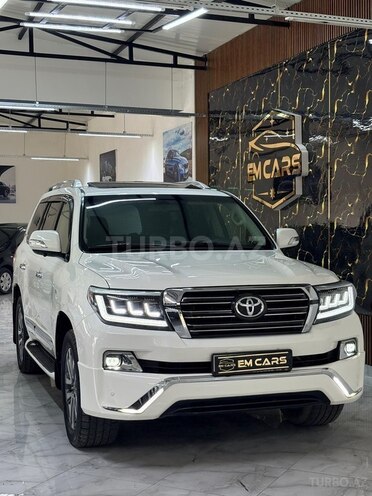 Toyota Land Cruiser-9
