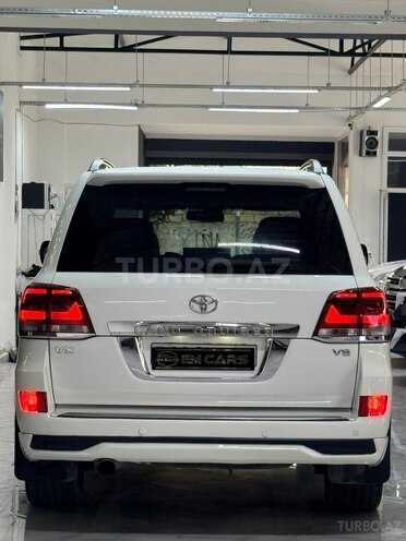 Toyota Land Cruiser-15