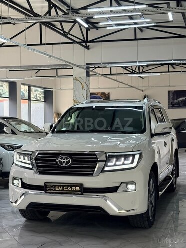 Toyota Land Cruiser-7