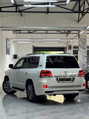 Toyota Land Cruiser-18