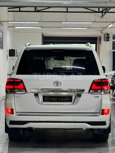 Toyota Land Cruiser-22