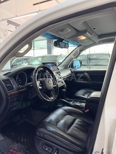 Toyota Land Cruiser-31