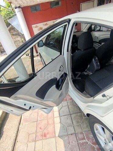 Nissan Sunny-19
