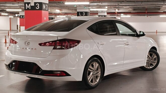 Hyundai Elantra-8