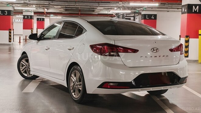 Hyundai Elantra-7